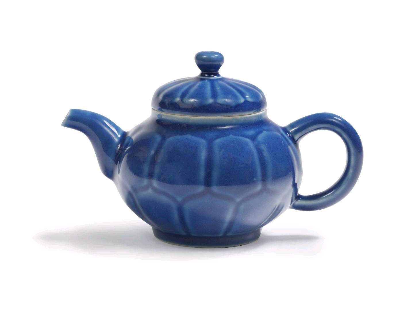 嘉庆官窑款蓝釉茶壶