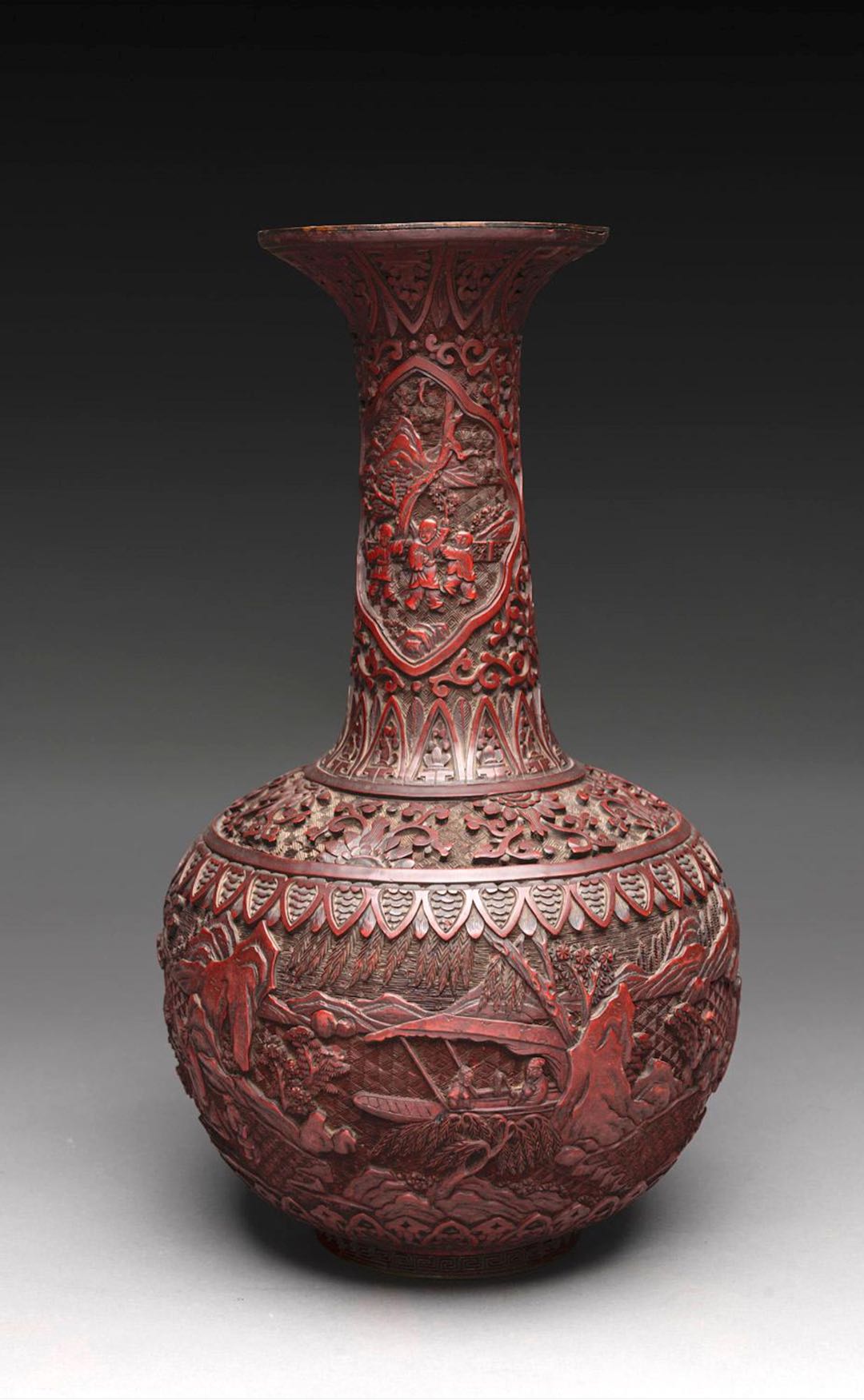 剔红山水人物长颈瓶