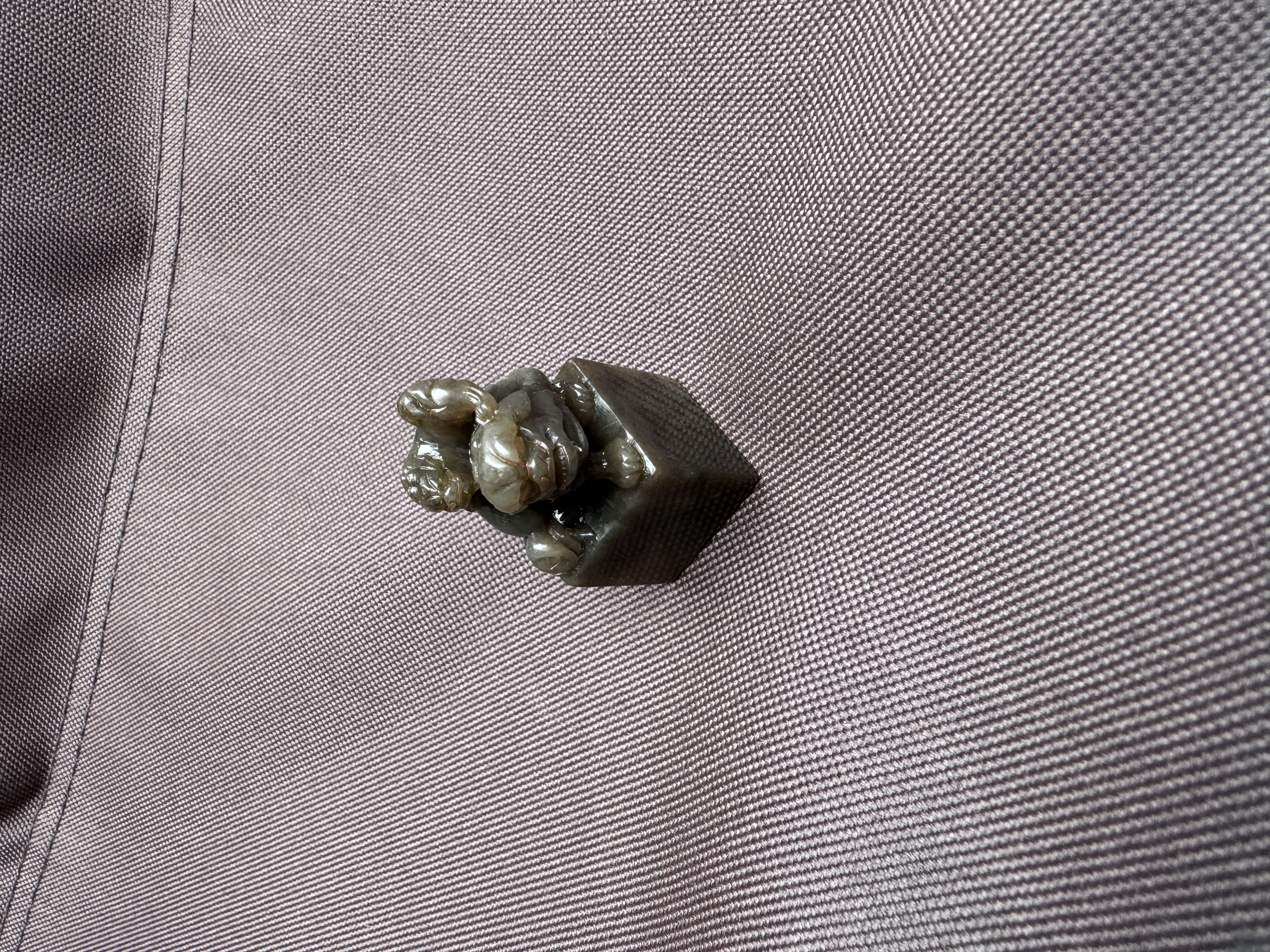 寿山坑头牛角冻石瑞兽呈祥印钮