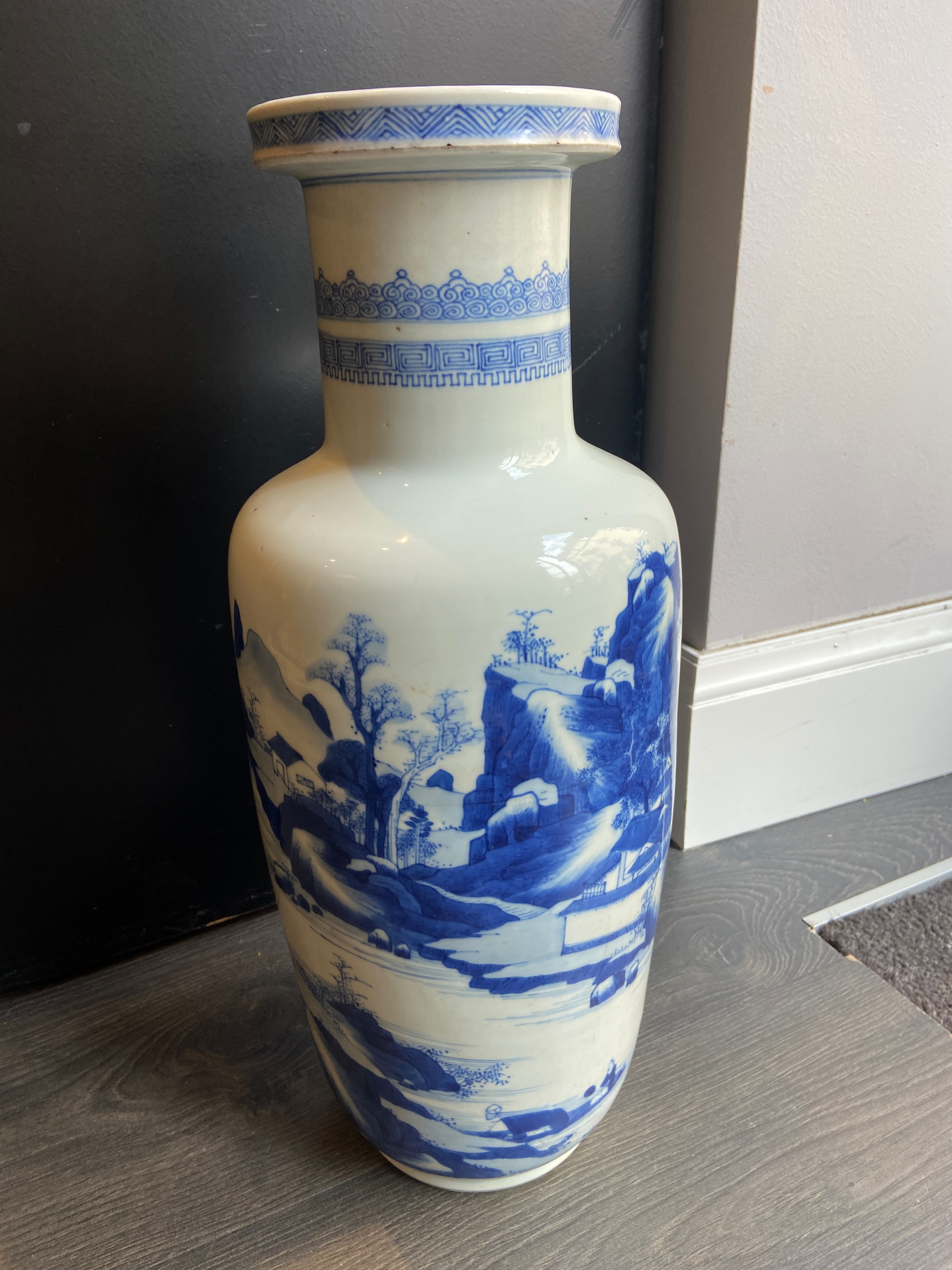 康熙青花山水人物棒槌瓶(高约46cm)