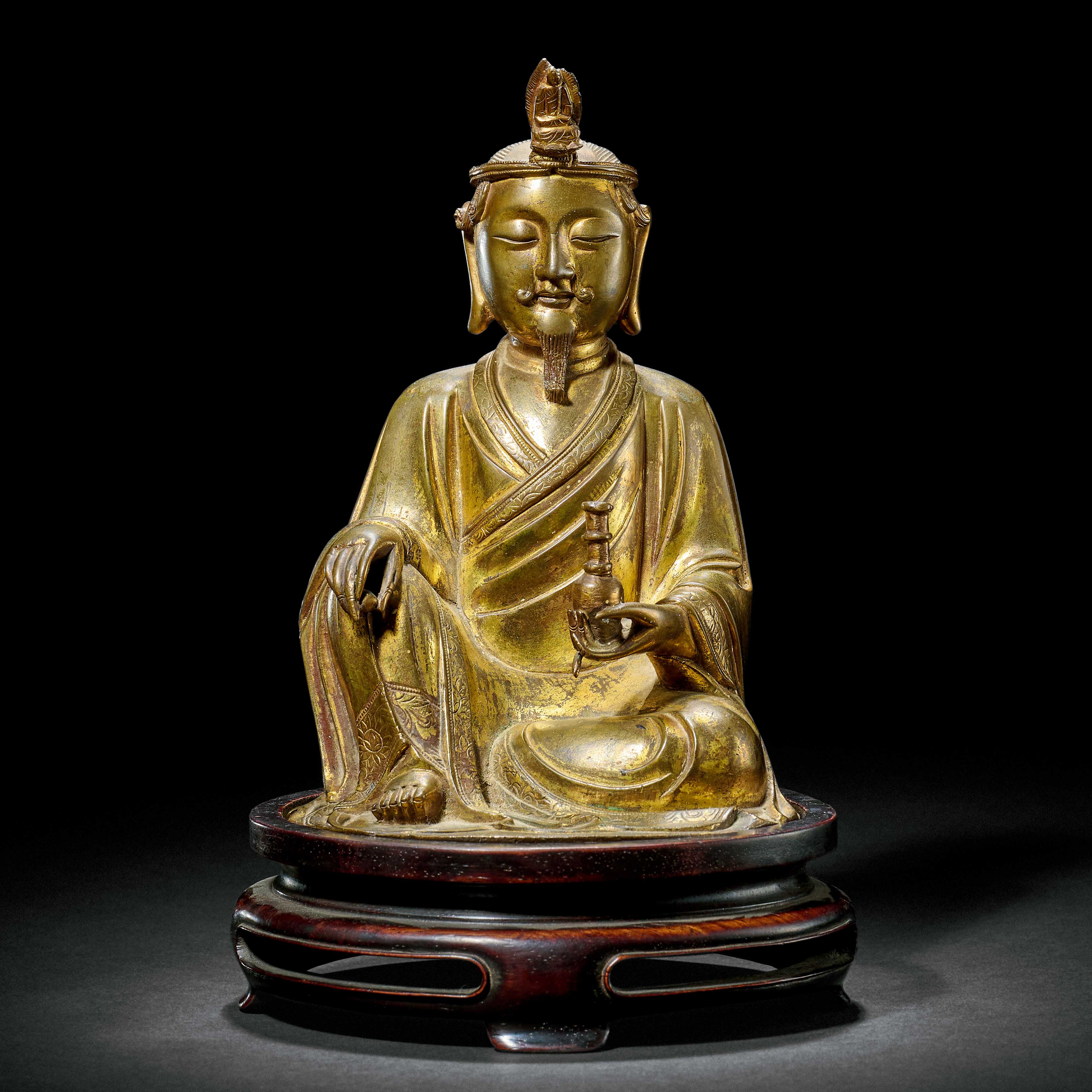 明铜鎏金男相观音坐像 