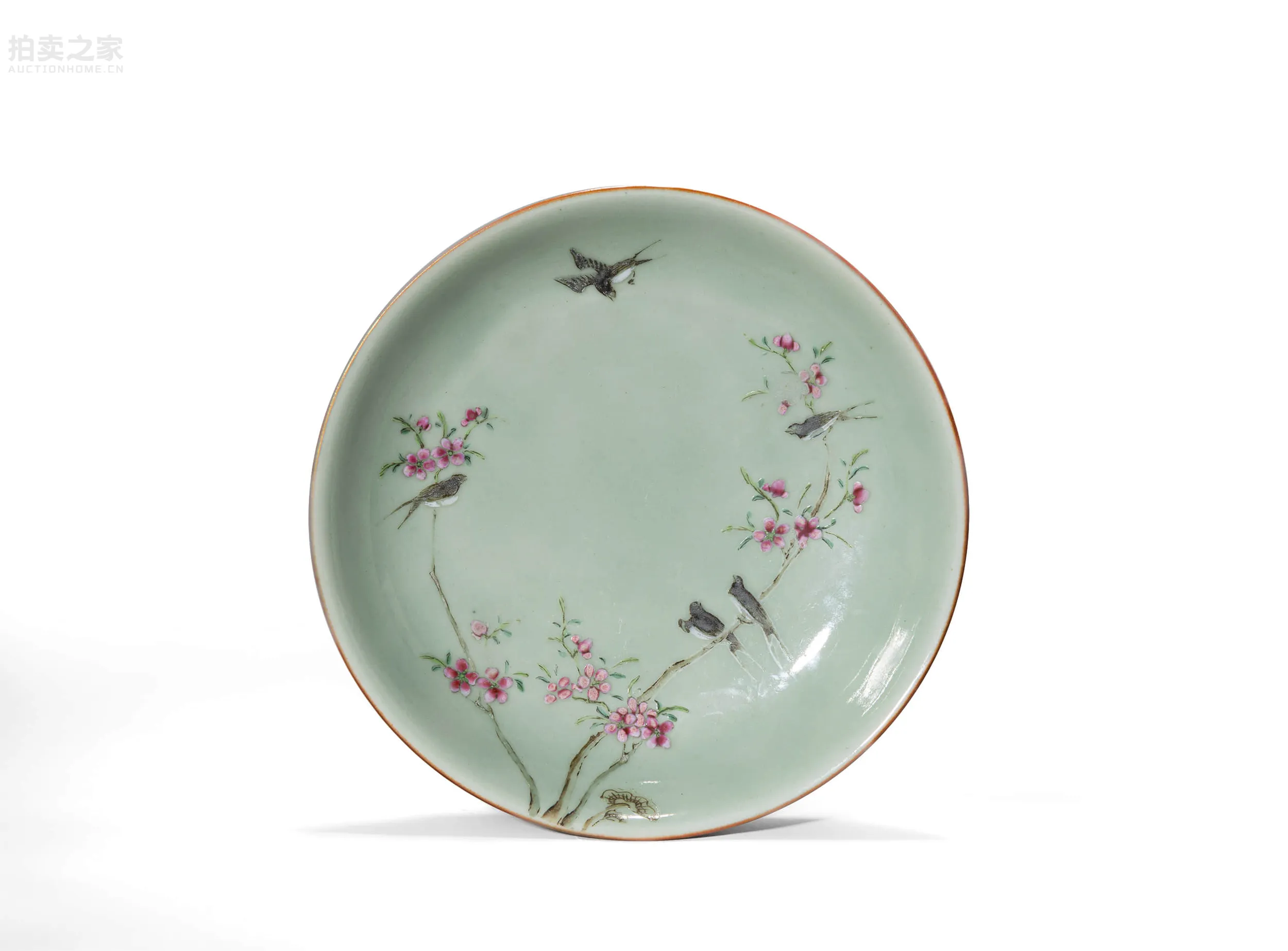 豆青釉粉彩花鸟纹盘